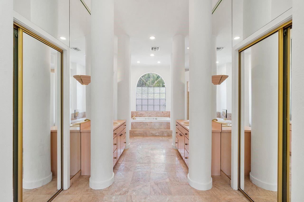 Countrys Point 119-29 B - Residential