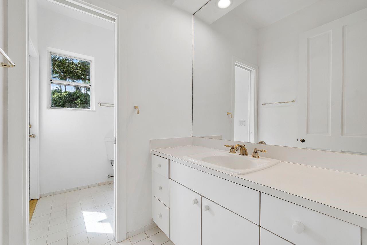 Countrys Point 119-29 B - Residential