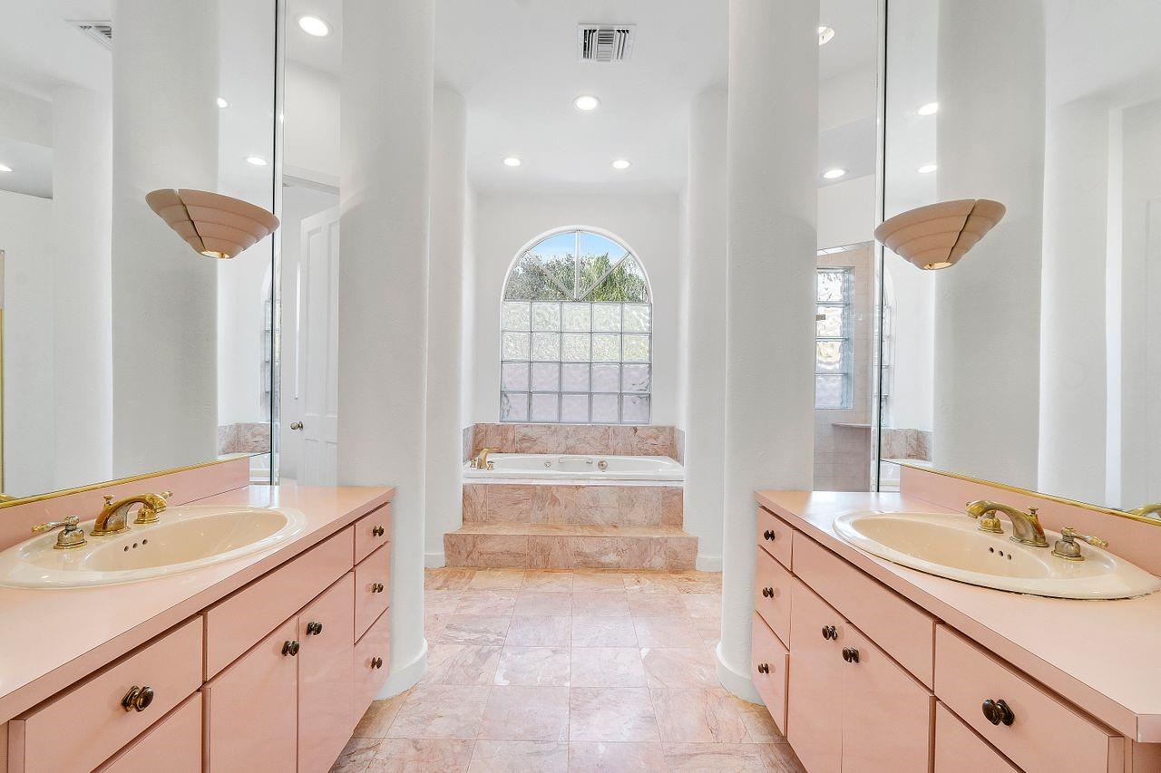 Countrys Point 119-29 B - Residential