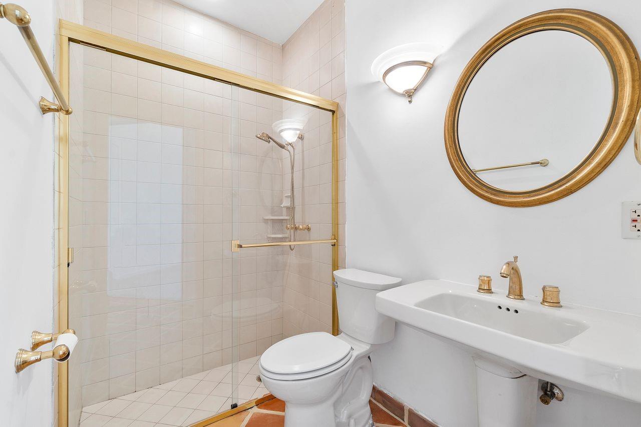 Countrys Point 119-29 B - Residential