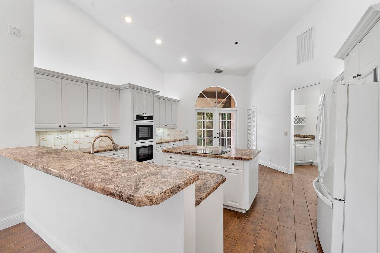 Countrys Point 119-29 B - Residential