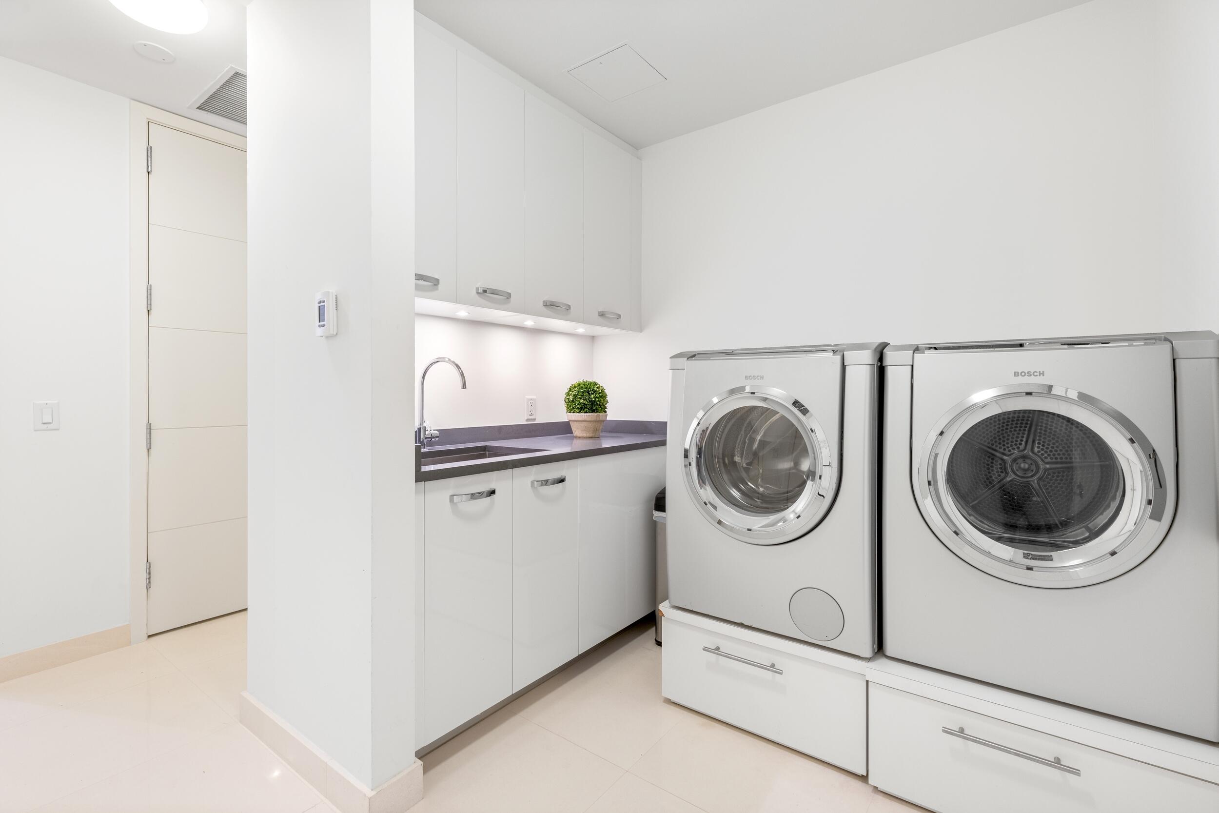 ONE THOUSAND OCEAN - Residential