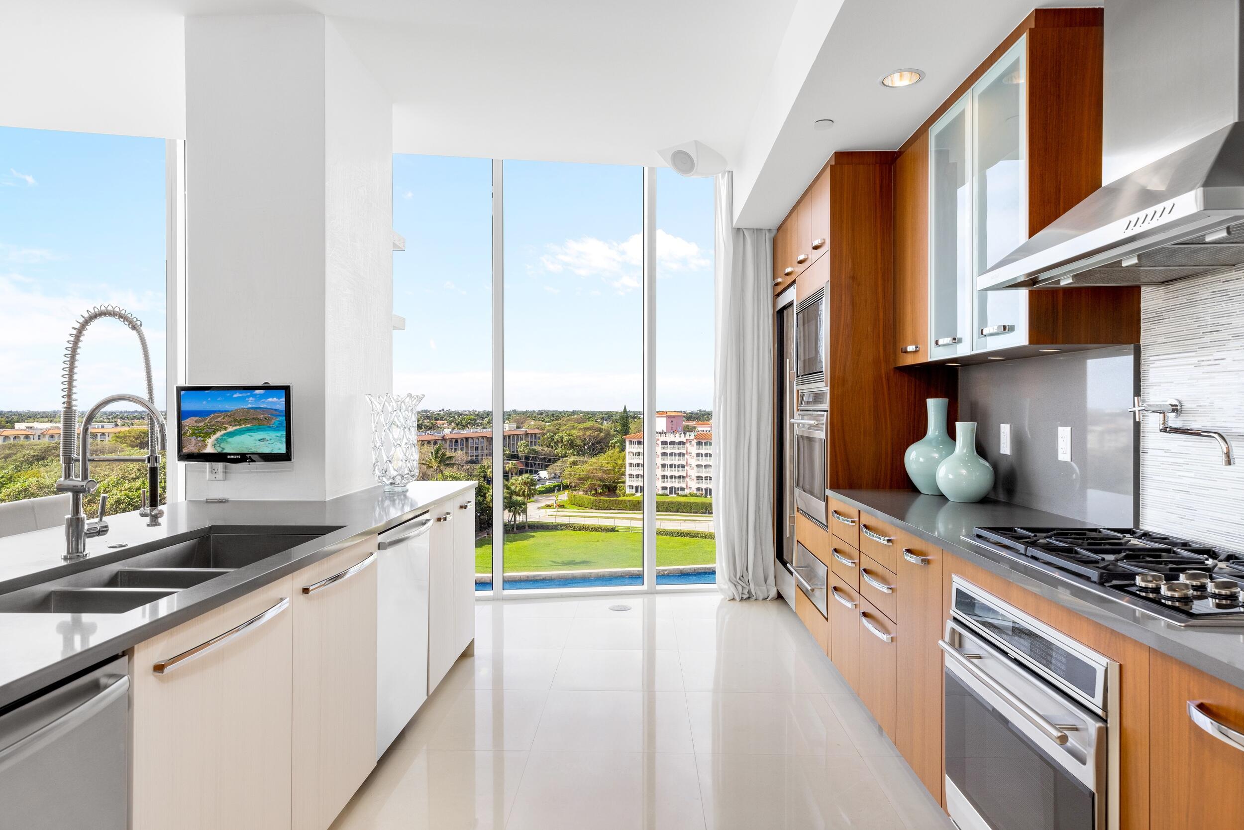 ONE THOUSAND OCEAN - Residential