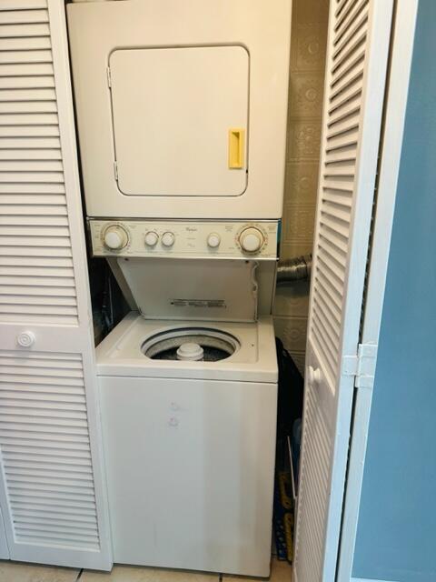 RAMBLEWOOD EAST CONDO - Residential Lease