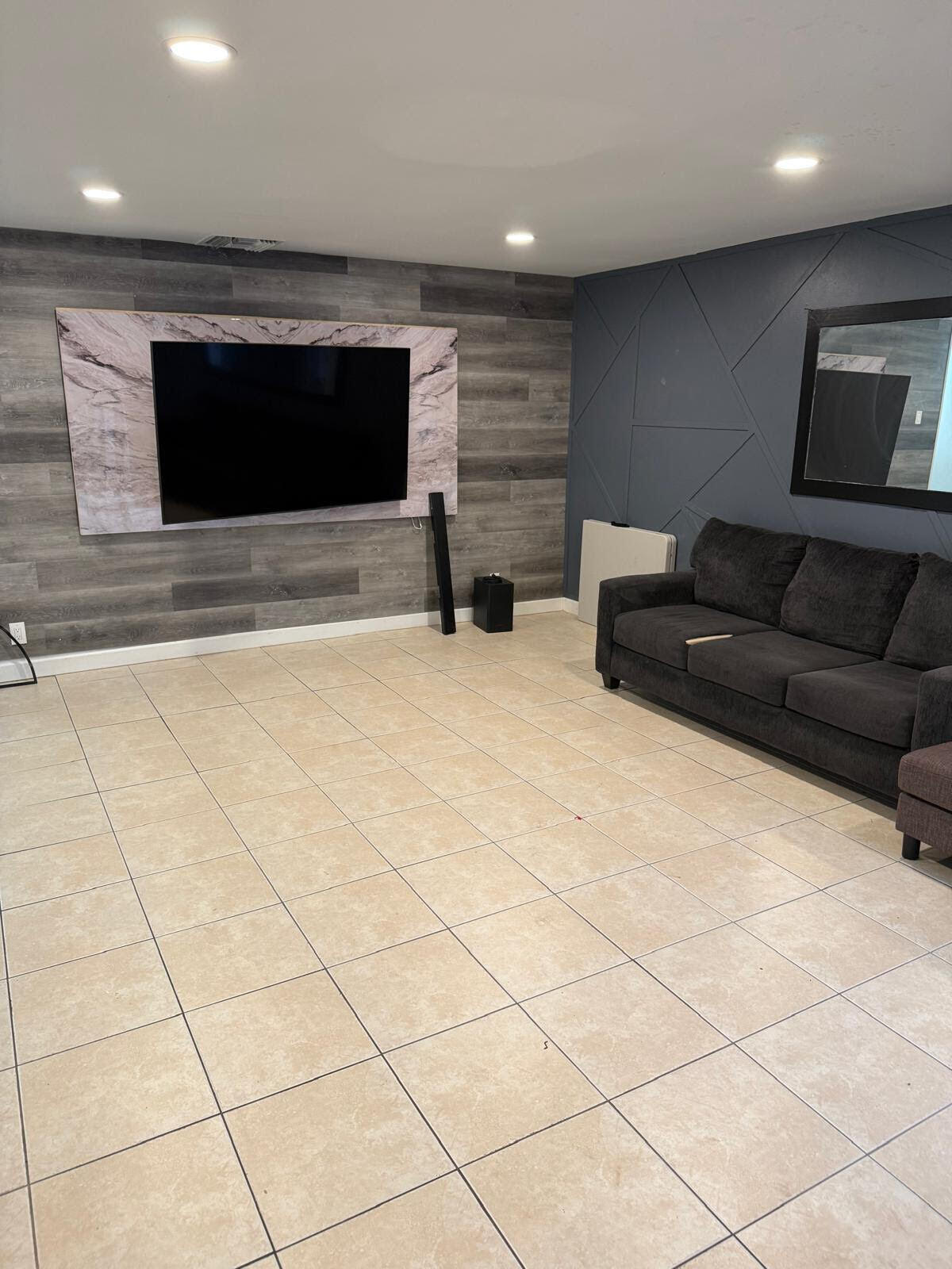 TOWNHOUSES OF EMERALD HILLS - Residential Lease