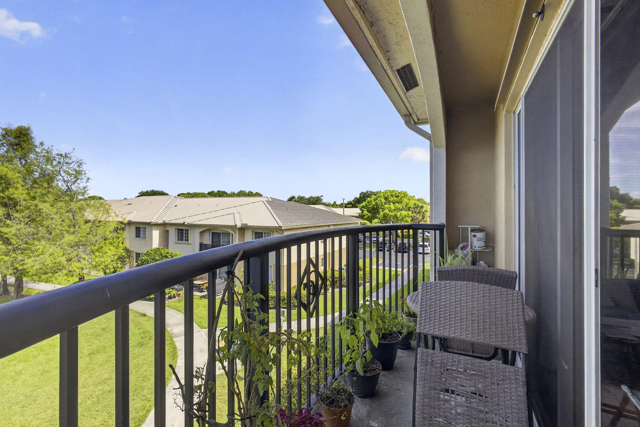 GRAND VIEW AT CRESTWOOD CONDO - Residential