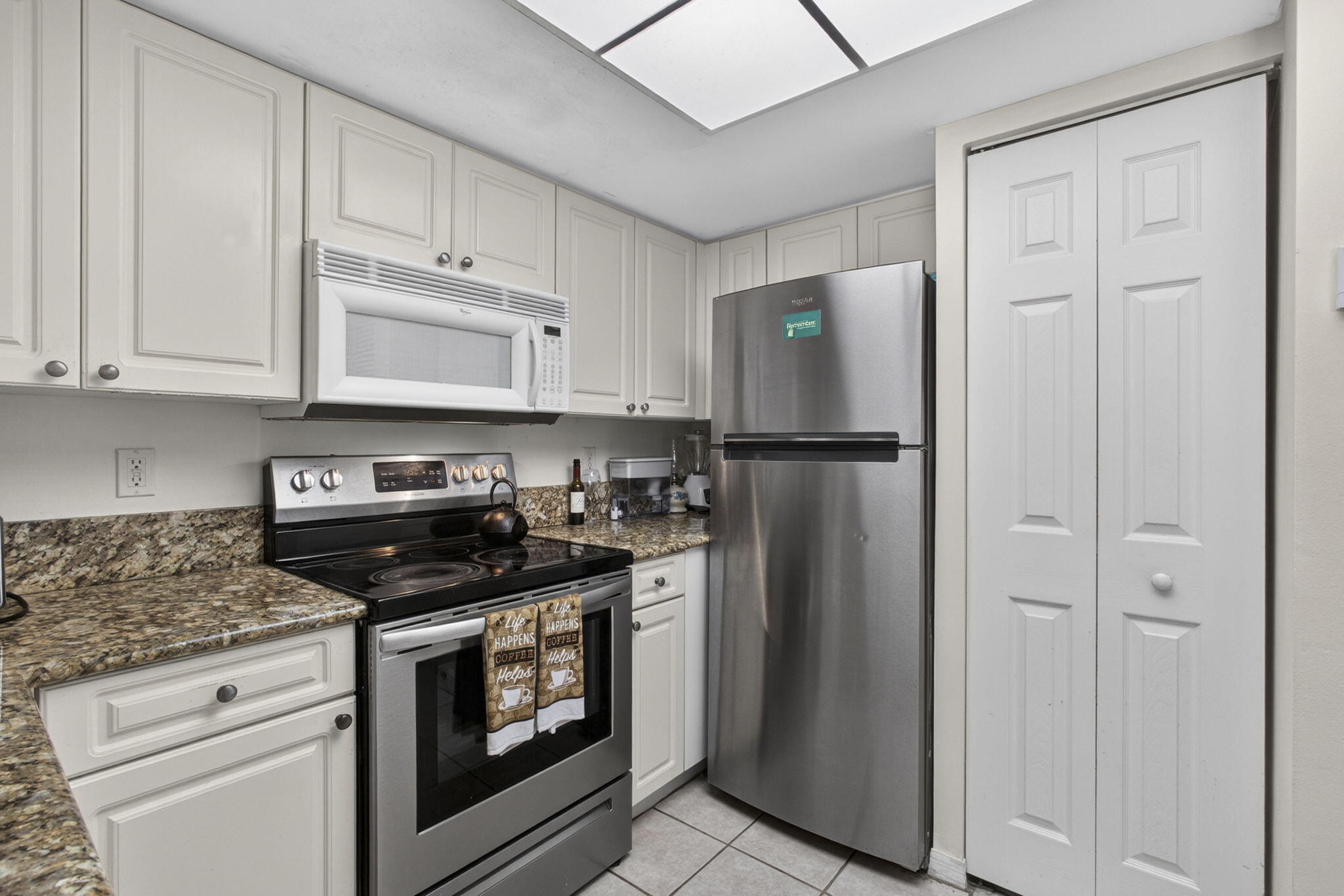 GRAND VIEW AT CRESTWOOD CONDO - Residential