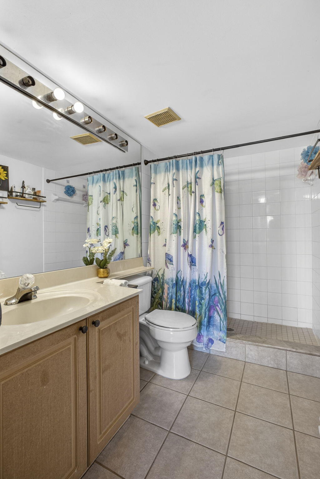 GRAND VIEW AT CRESTWOOD CONDO - Residential