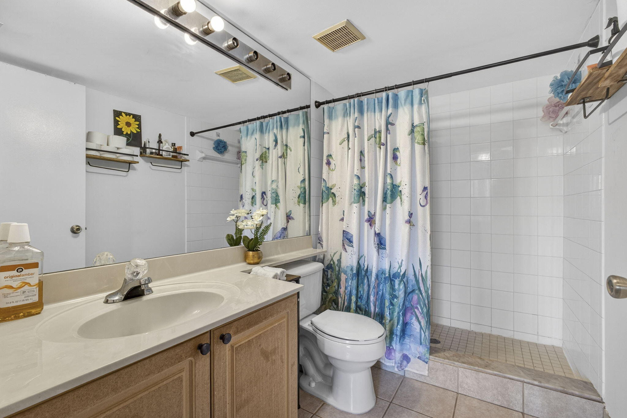 GRAND VIEW AT CRESTWOOD CONDO - Residential