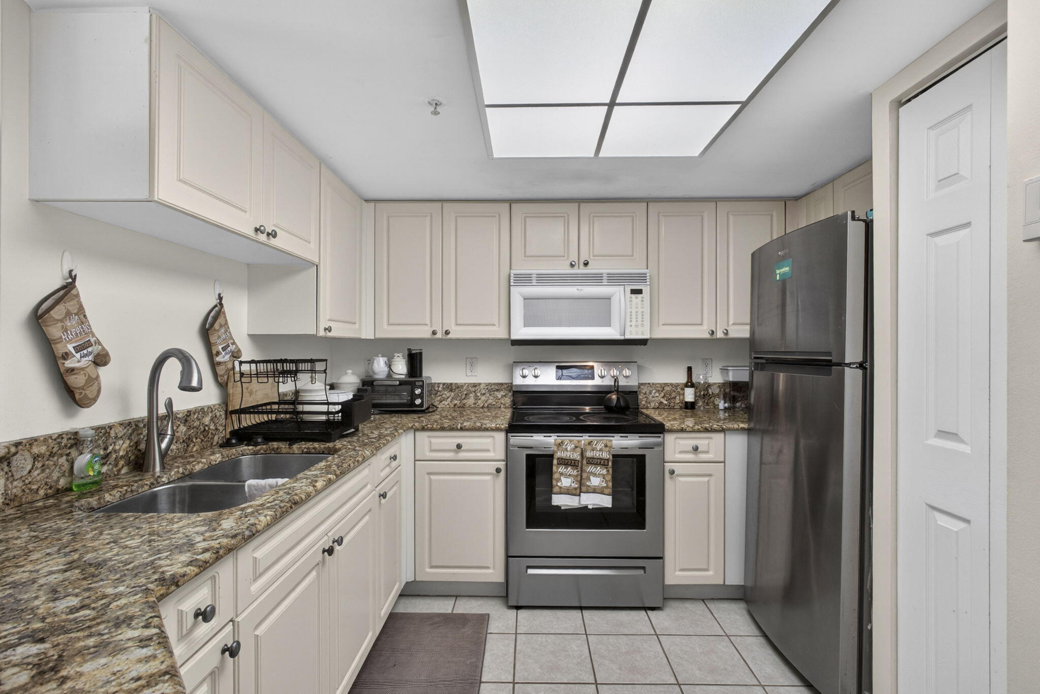 GRAND VIEW AT CRESTWOOD CONDO - Residential