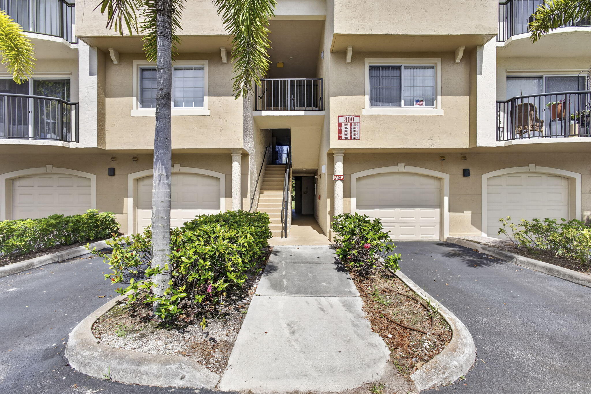 800 S Crestwood Ct Court S 809