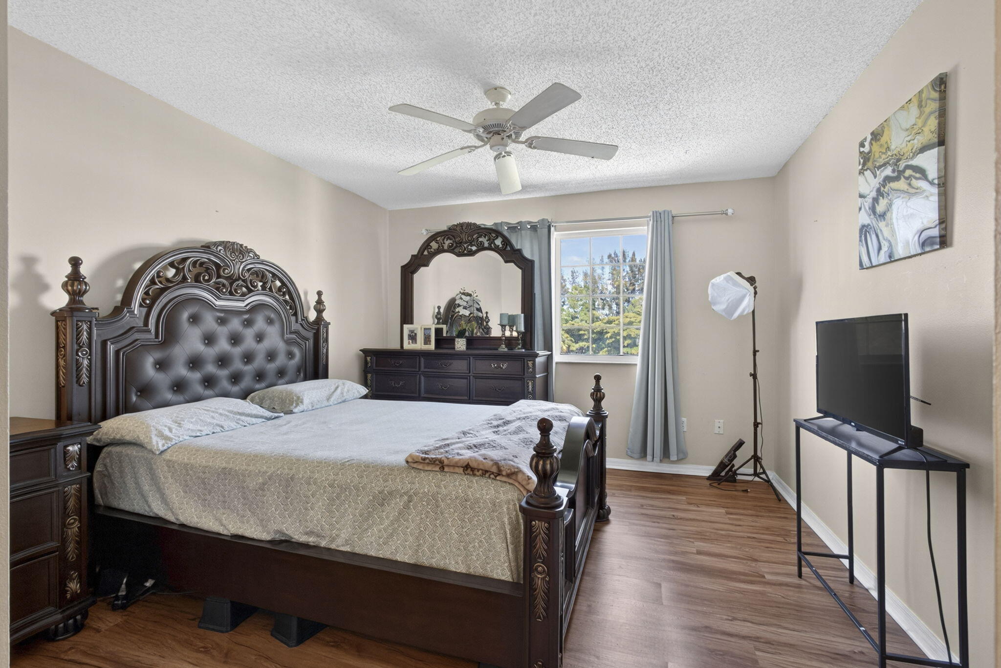 GRAND VIEW AT CRESTWOOD CONDO - Residential