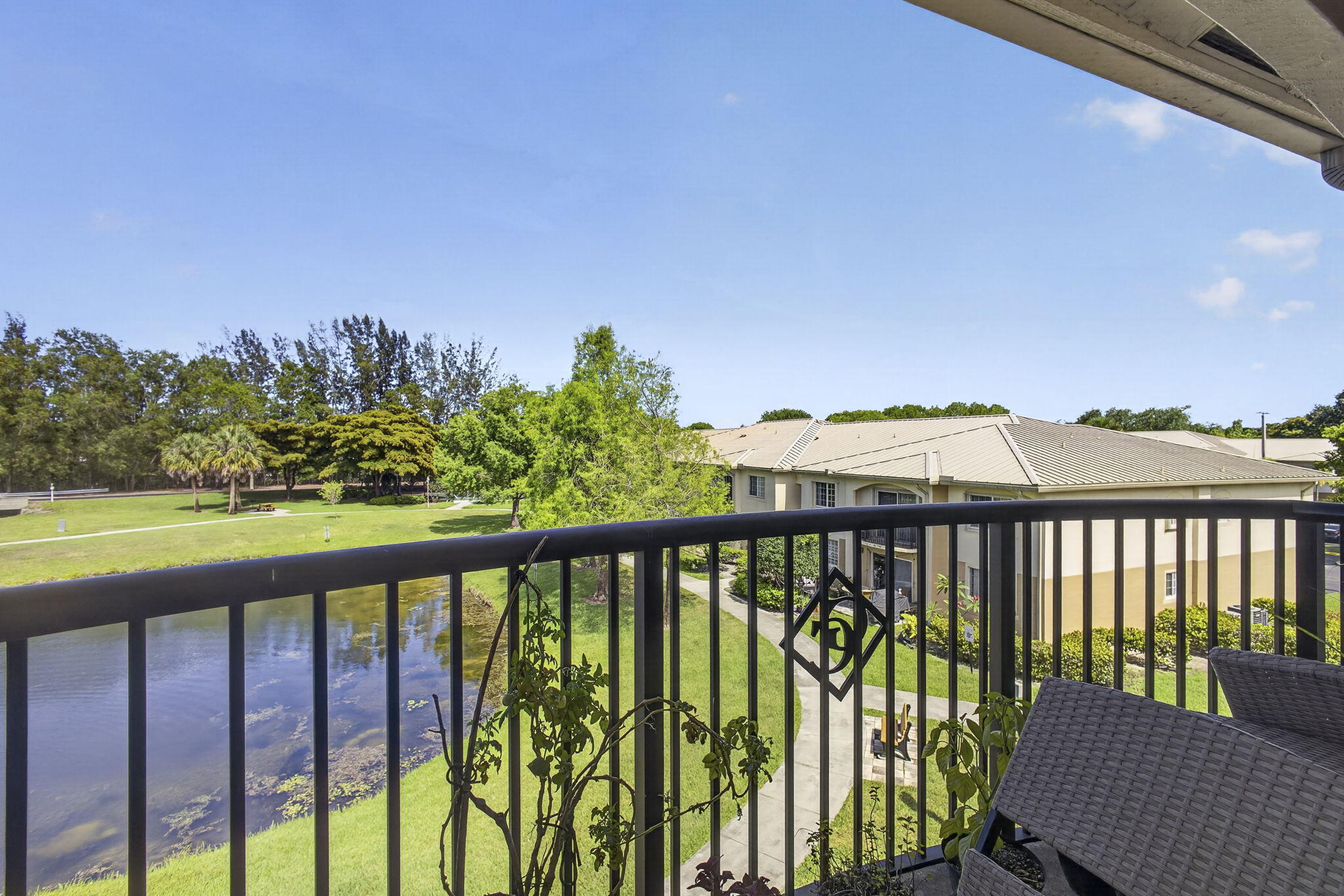 GRAND VIEW AT CRESTWOOD CONDO - Residential