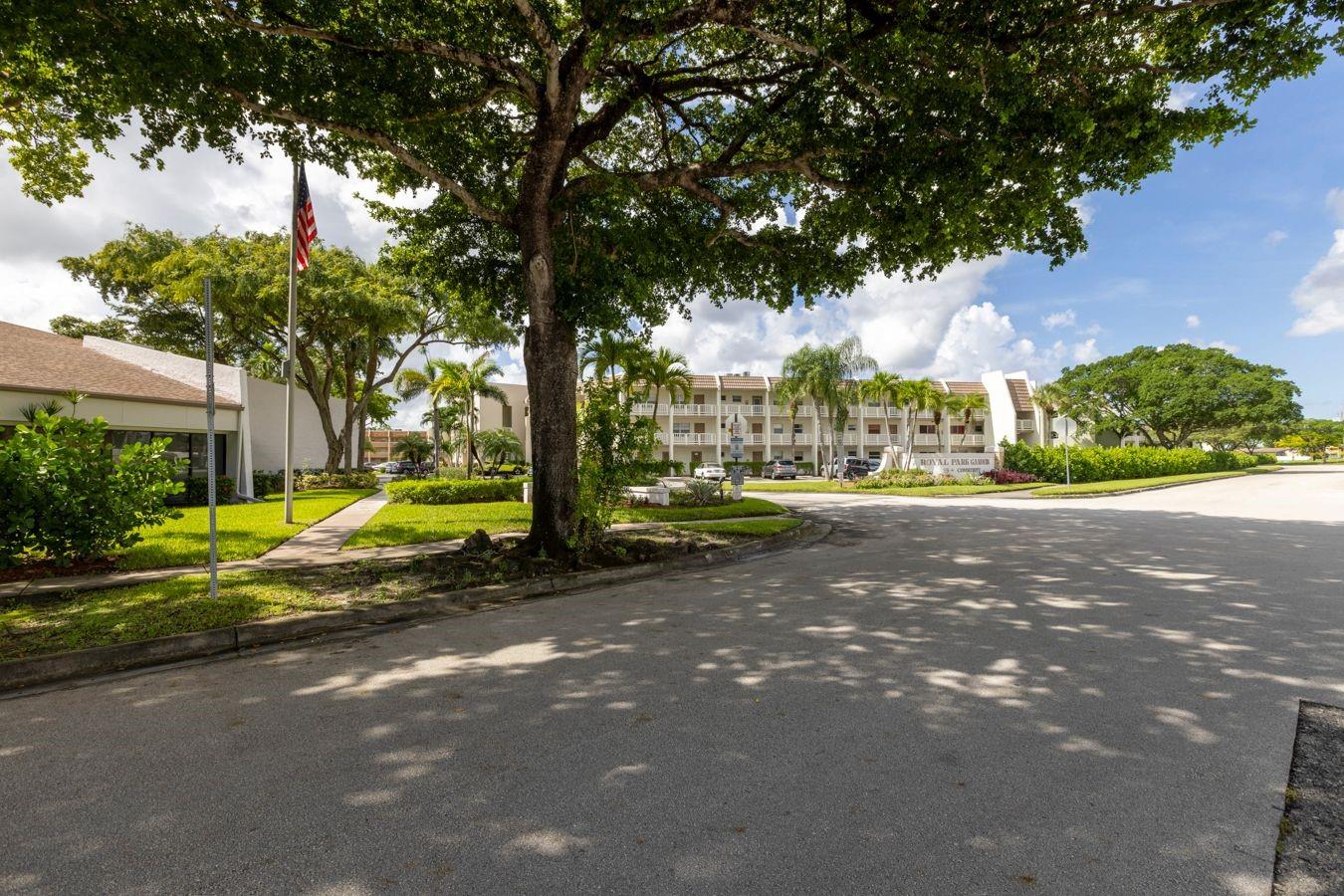 ROYAL PARK GARDENS - Residential