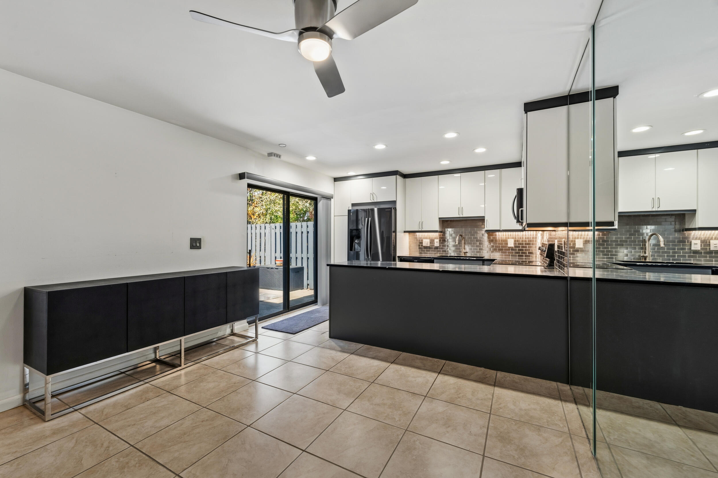 THE COURT YARDS CONDO - Residential