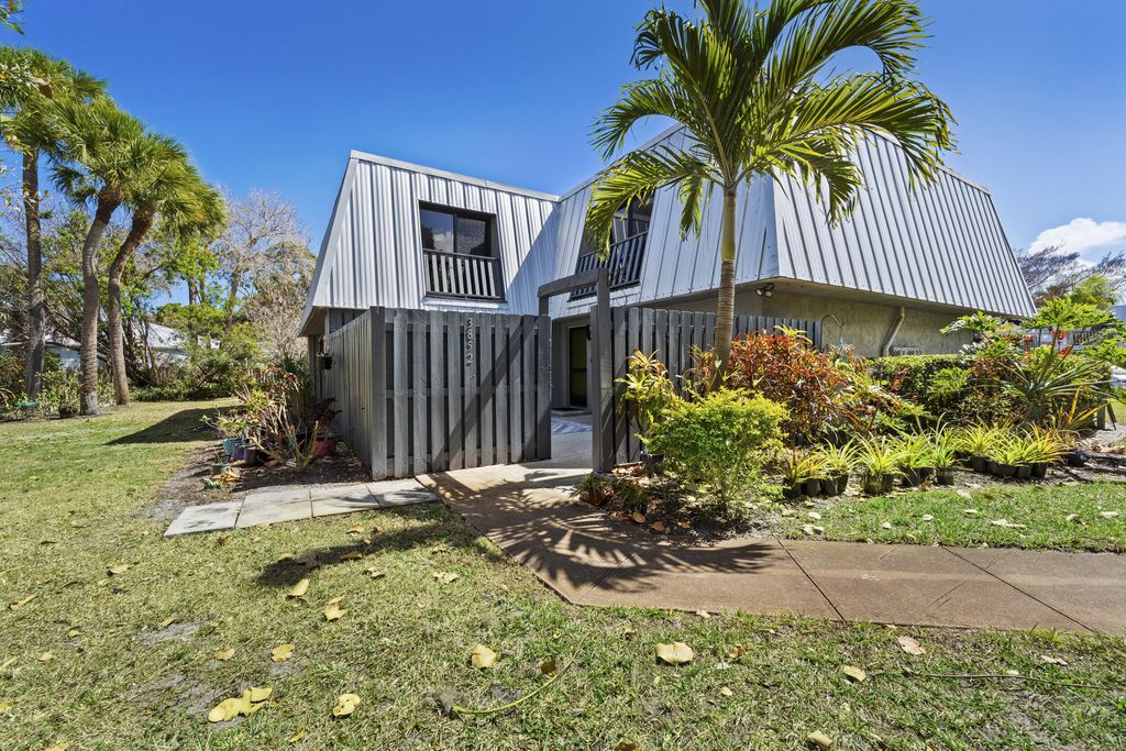 Photo of 3852 SE Jefferson Street, Stuart, FL 34997 (MLS # R11169178)