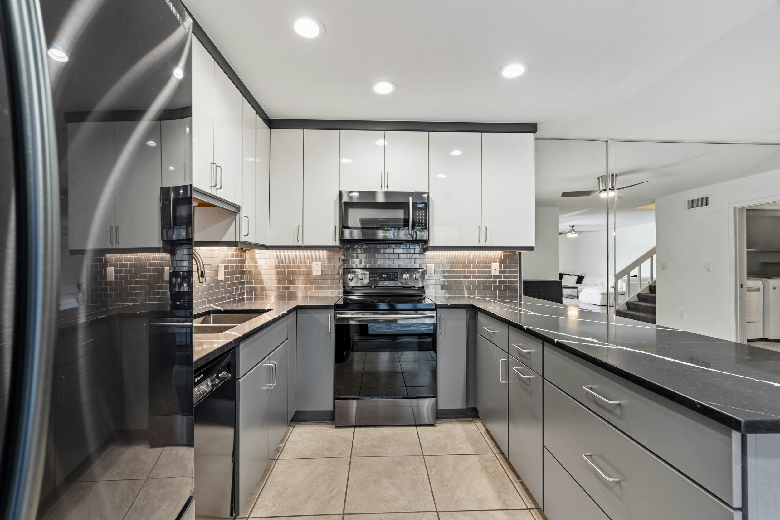 THE COURT YARDS CONDO - Residential