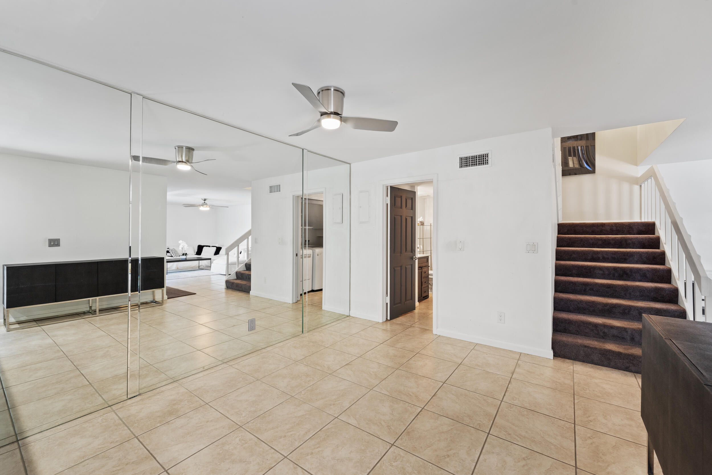 THE COURT YARDS CONDO - Residential