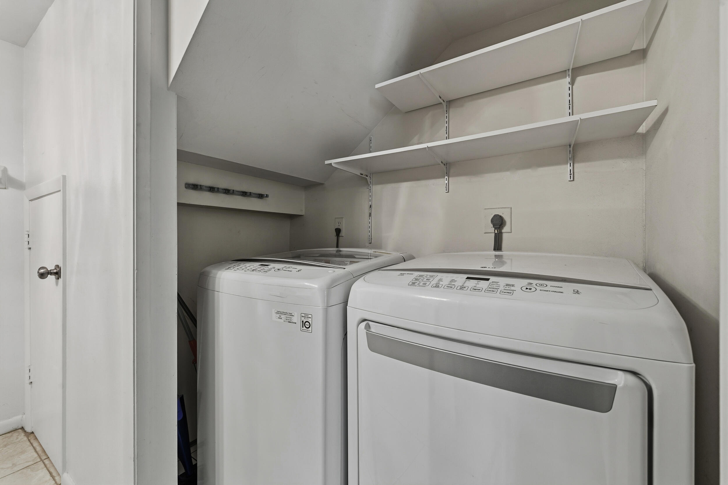 THE COURT YARDS CONDO - Residential