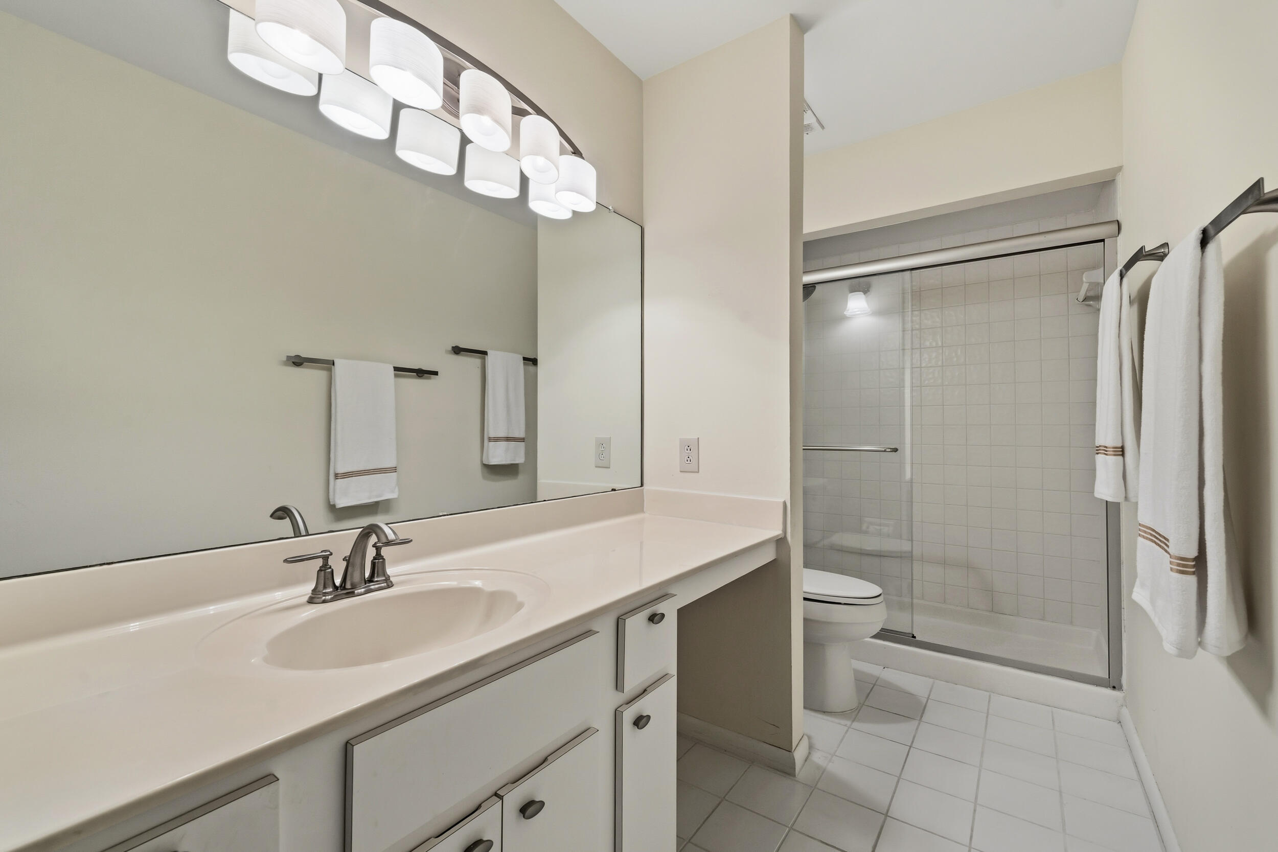 THE COURT YARDS CONDO - Residential