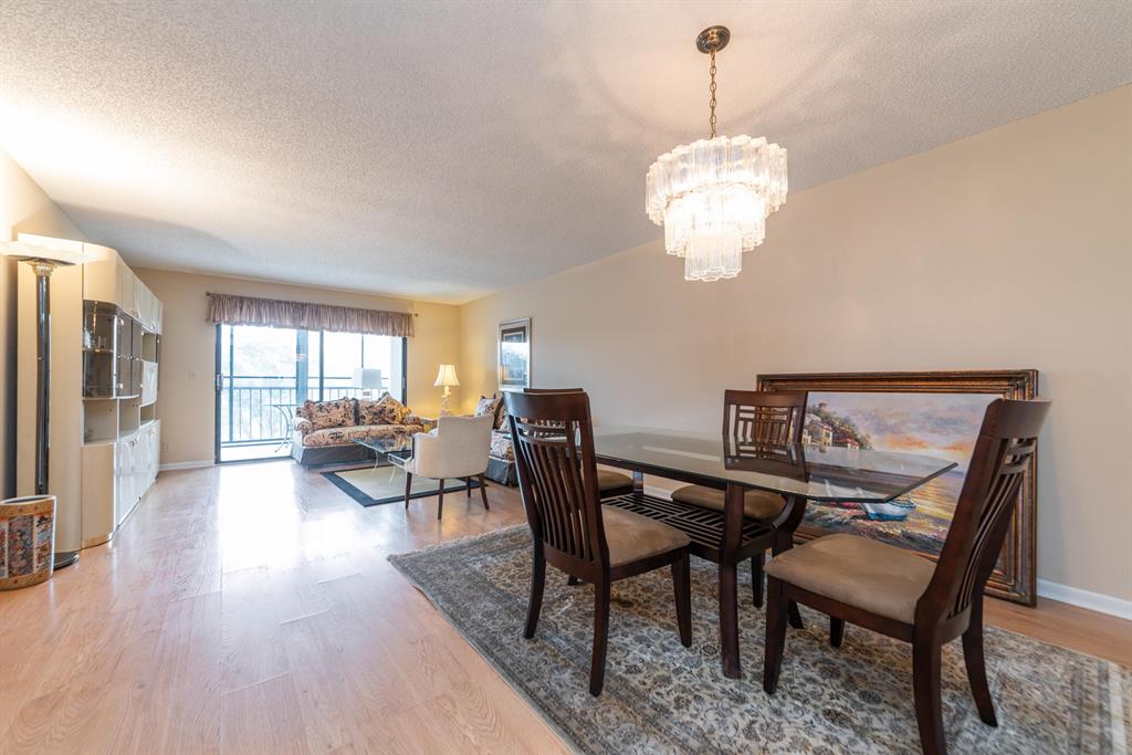 HUNTINGTON LAKES SEC FIVE CONDOS - Residential