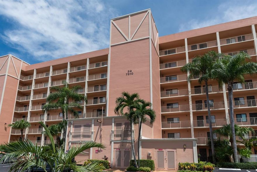 UPDATED WITH NEW WOOD LAMINATE FLOOR JUST INSTALLED,  SPACIOUS 2/2  CONDO WITH GLASS  ENCLOSED PATIO FACING SPECTACULAR   LAKE VIEW.  UPGRADES INCLUDE NEW 2017 TRAIN AIR CONDITIONER;  GRANITE KITCHEN  WITH CUSTOM WOOD CABINETS; ; GREAT INVESTMENT' THIS CONDO CAN BE RENTED IMMEDIATELY  BEST BUILDING IN COMMUNITY; JUST STEPS AWAY FROM POOL ; FURNISHED OR UNFURNISHED ;
HUNTINGTON LAKES OFFERS INDOOR POOL, THEATRE, FITNIESS CENTER; CLASSES, CLUBS, TRIPS; PICKLE BALL; TROLLY SERVICE TO SHOPPING CENTERS; CLOSE TO BEACH & DOWNTOWN  DELRAY; 
SHOW & SELL;