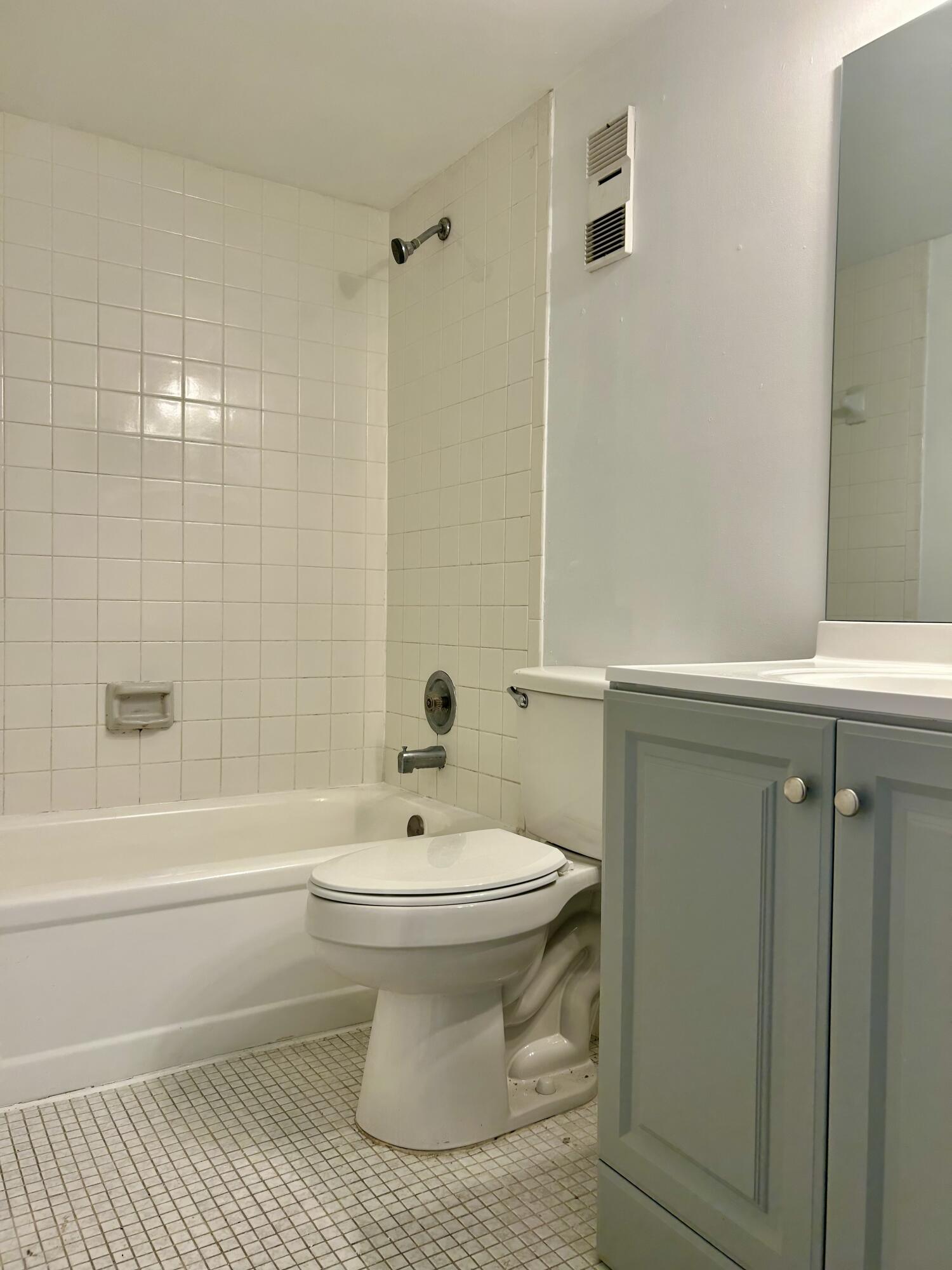 LAKESHORE AT UNIVERSITY PARK - Residential Lease