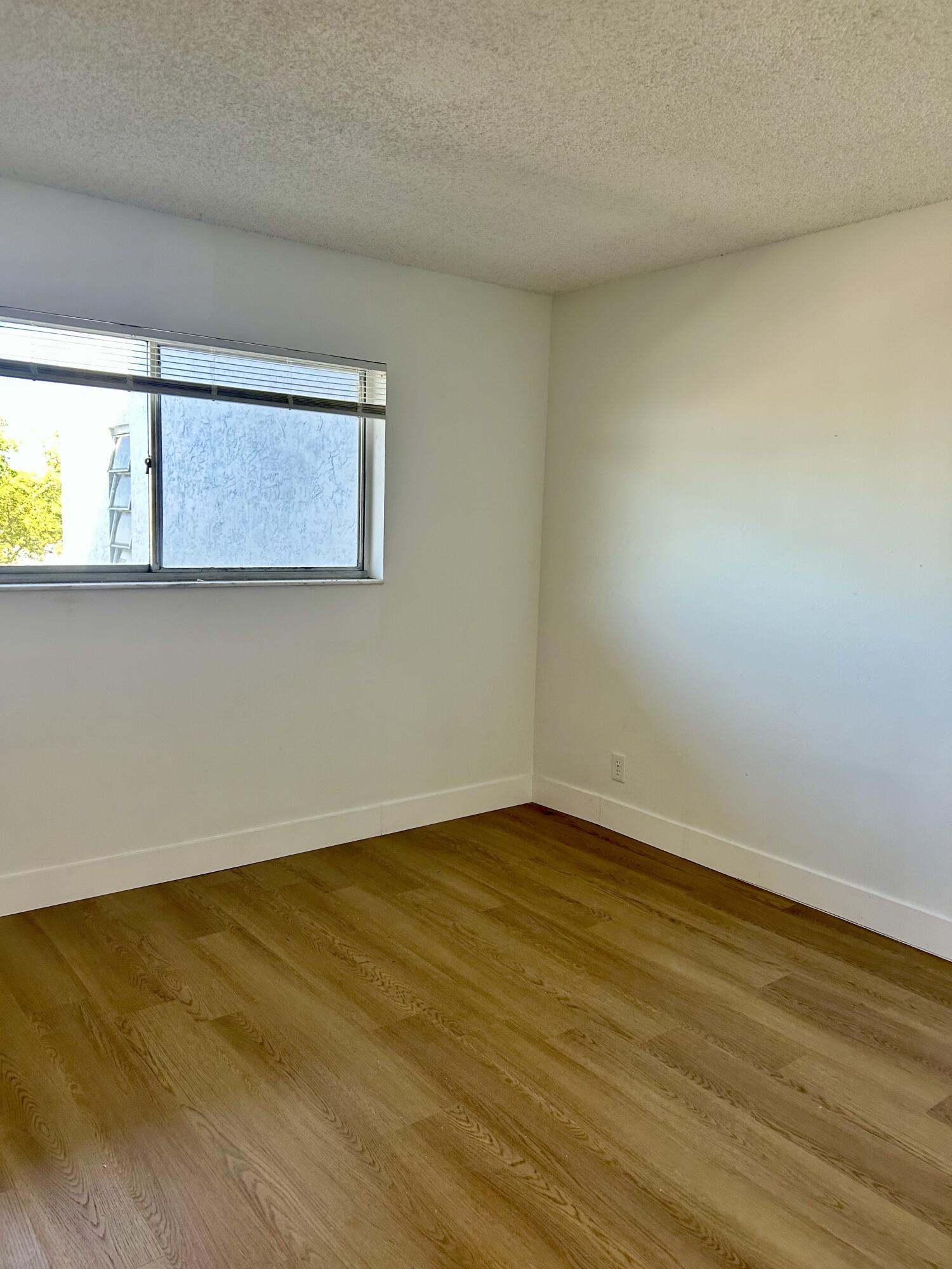 LAKESHORE AT UNIVERSITY PARK - Residential Lease