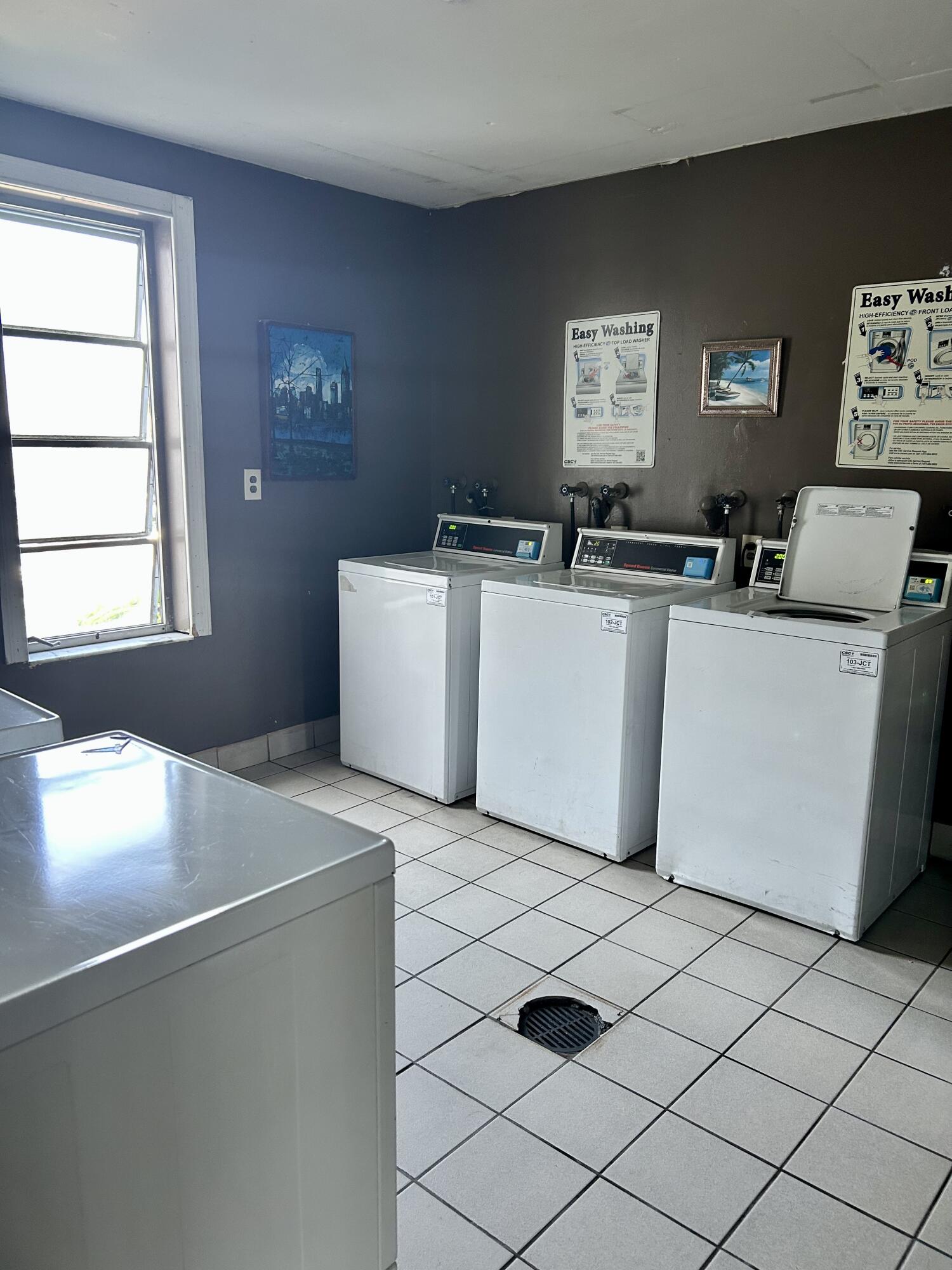 LAKESHORE AT UNIVERSITY PARK - Residential Lease