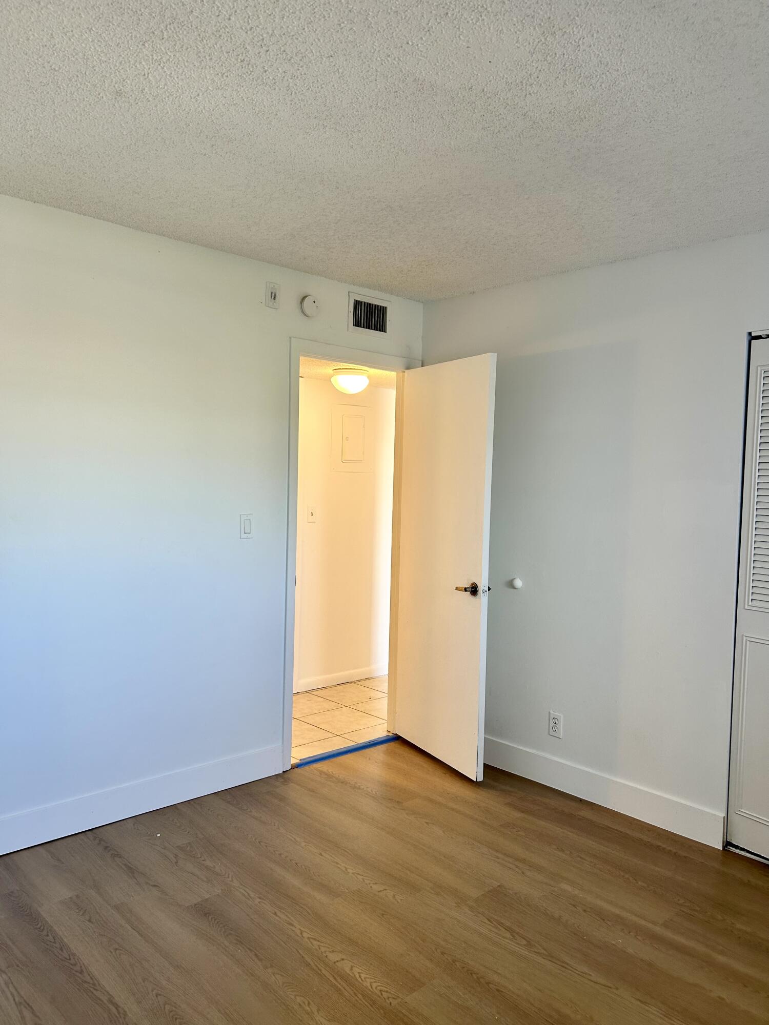 LAKESHORE AT UNIVERSITY PARK - Residential Lease