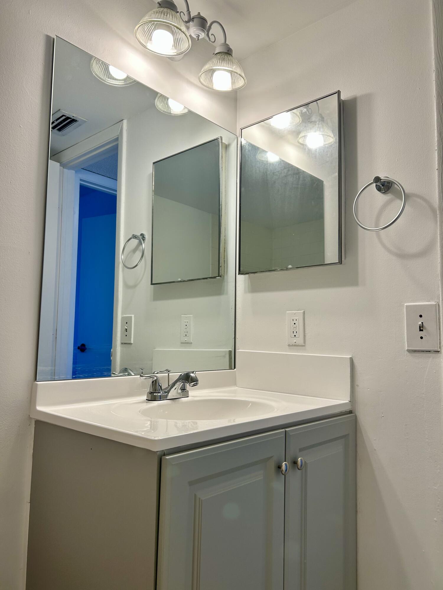 LAKESHORE AT UNIVERSITY PARK - Residential Lease