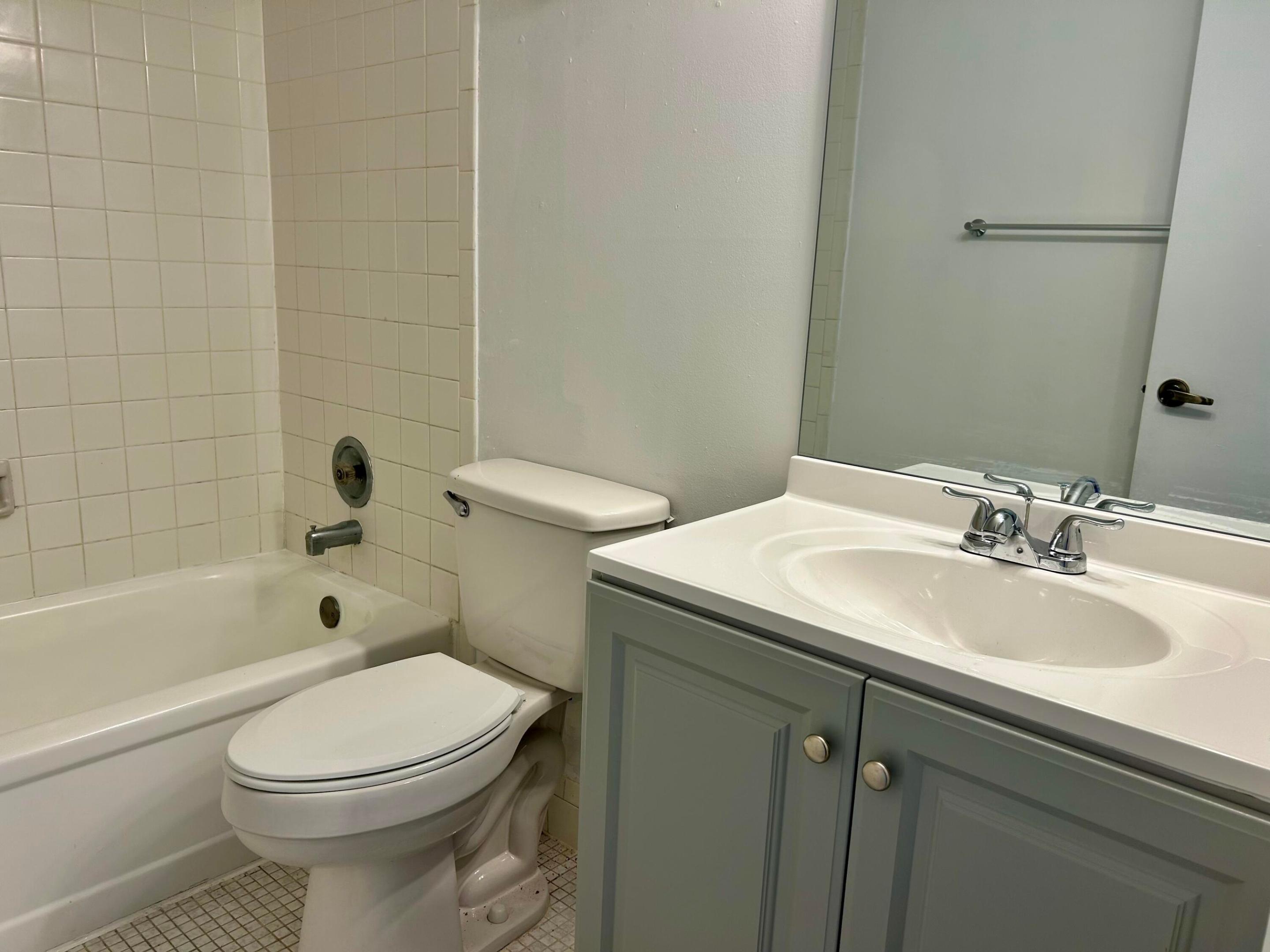 LAKESHORE AT UNIVERSITY PARK - Residential Lease