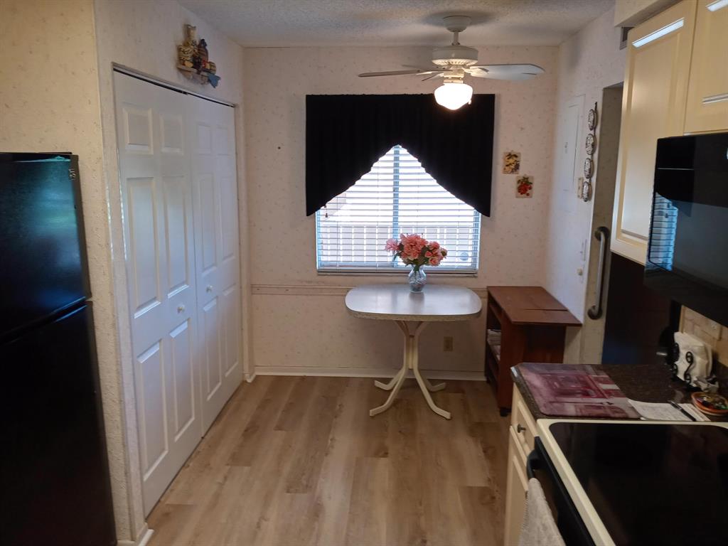 HUNTINGTON LAKES - Residential