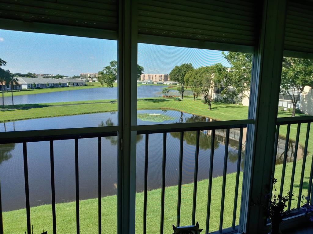 HUNTINGTON LAKES - Residential