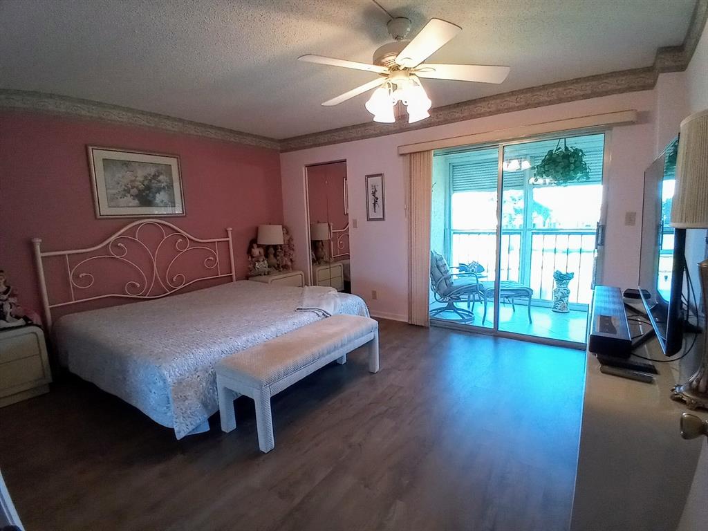 HUNTINGTON LAKES - Residential