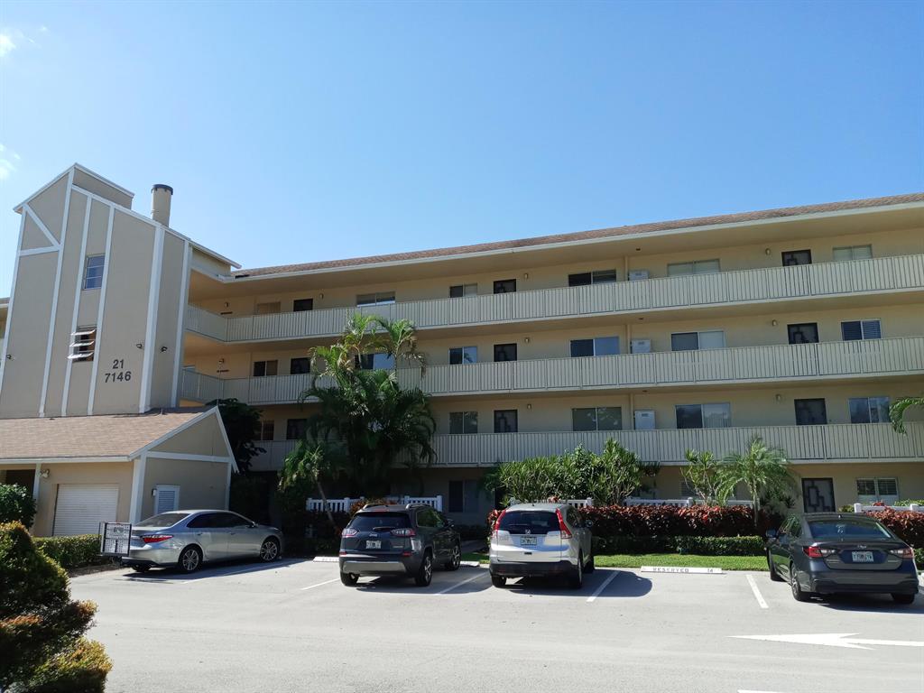 HUNTINGTON LAKES - Residential