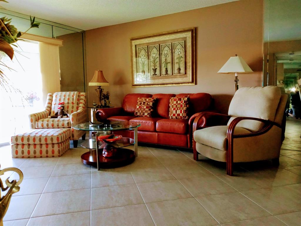 HUNTINGTON LAKES - Residential