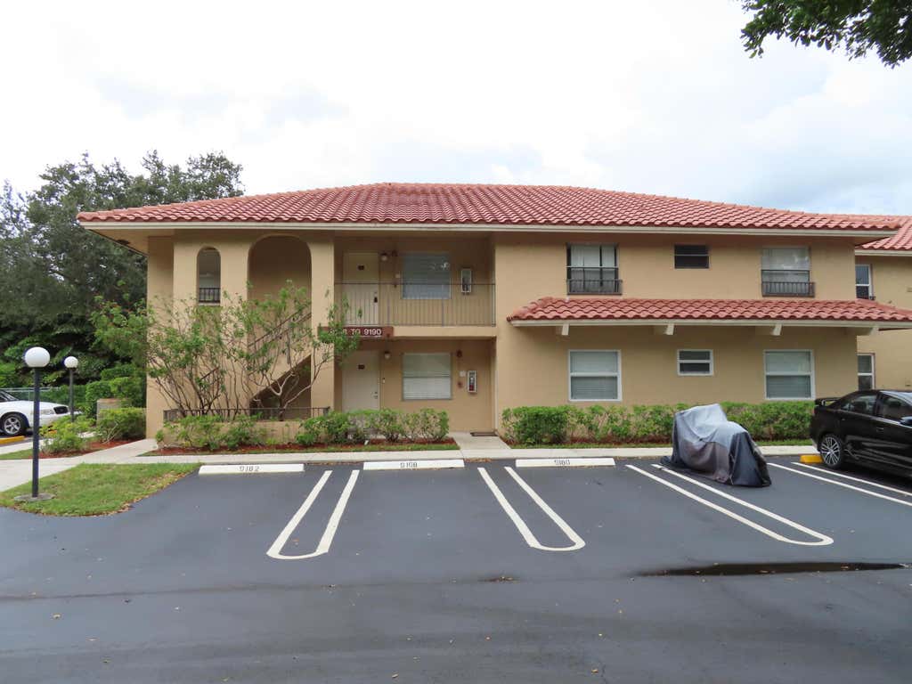 Photo of 9180 NW 40th Street #9180, Coral Springs, FL 33065 (MLS # B26069117)