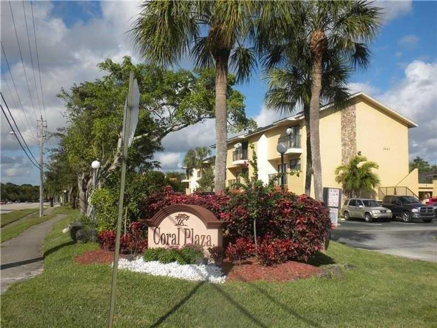 VERY CLEAN AND VERY LARGE TO FIT ALL YOUR FURNITURE , WOOD FLOORS IN LIVING ROOM , TILES IN BEDROOM FRESH PAINT LG KITCHEN , WASHER/ DRYER IN THE UNIT , SCREENED IN BALCONY TOO MUCH TO LIST SHOW AND RENT. SMALL PETS OK