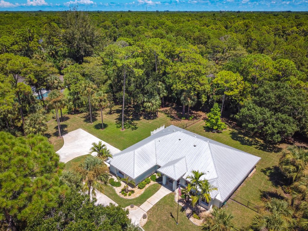 Photo of 15386 83rd Way N, Palm Beach Gardens, FL 33418 (MLS # R11053272)