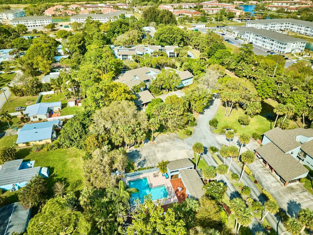 Photo of 2150 Pine Creek Boulevard #202, Vero Beach, FL 32966 (MLS # R10962230)