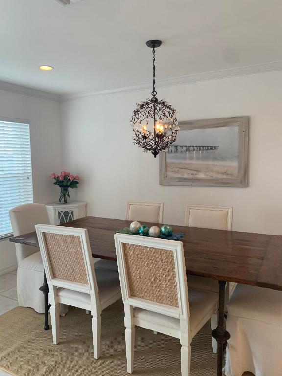 VILLAS OF OCEAN DUNES 4 - Residential Lease