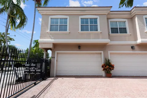 425 SE 9th St, Fort Lauderdale, FL MLS: F10494171