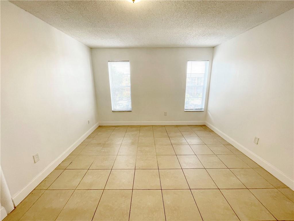 BROOKFIELD SQUARE CONDO U - Residential