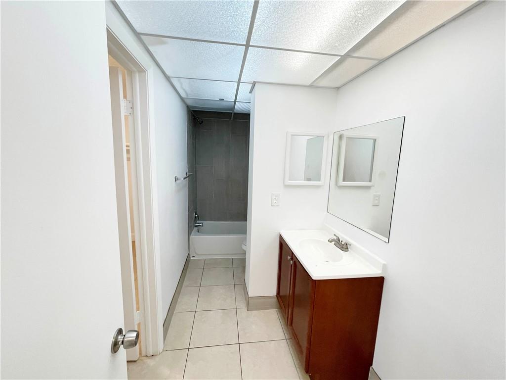 BROOKFIELD SQUARE CONDO U - Residential