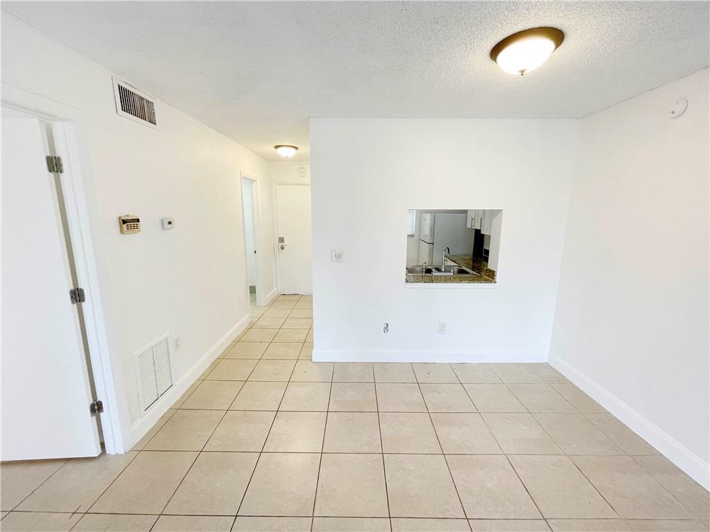 BROOKFIELD SQUARE CONDO U - Residential