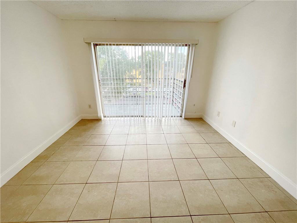 BROOKFIELD SQUARE CONDO U - Residential