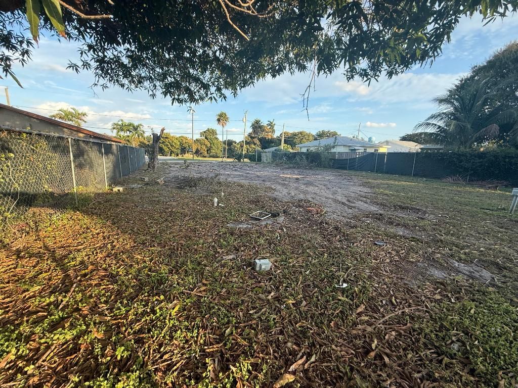 Photo of 218 SW 5th Avenue, Delray Beach, FL 33444 (MLS # R11051929)