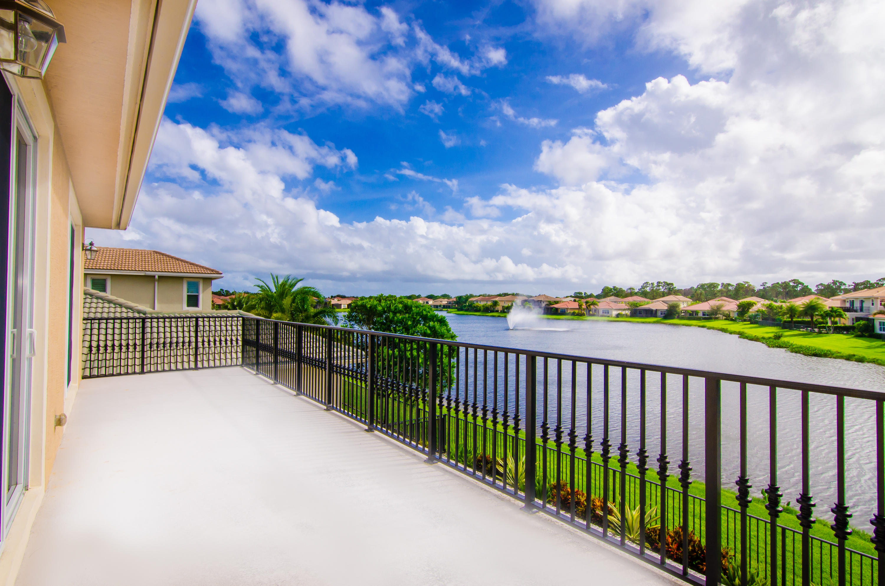 PALOMA - Residential Lease