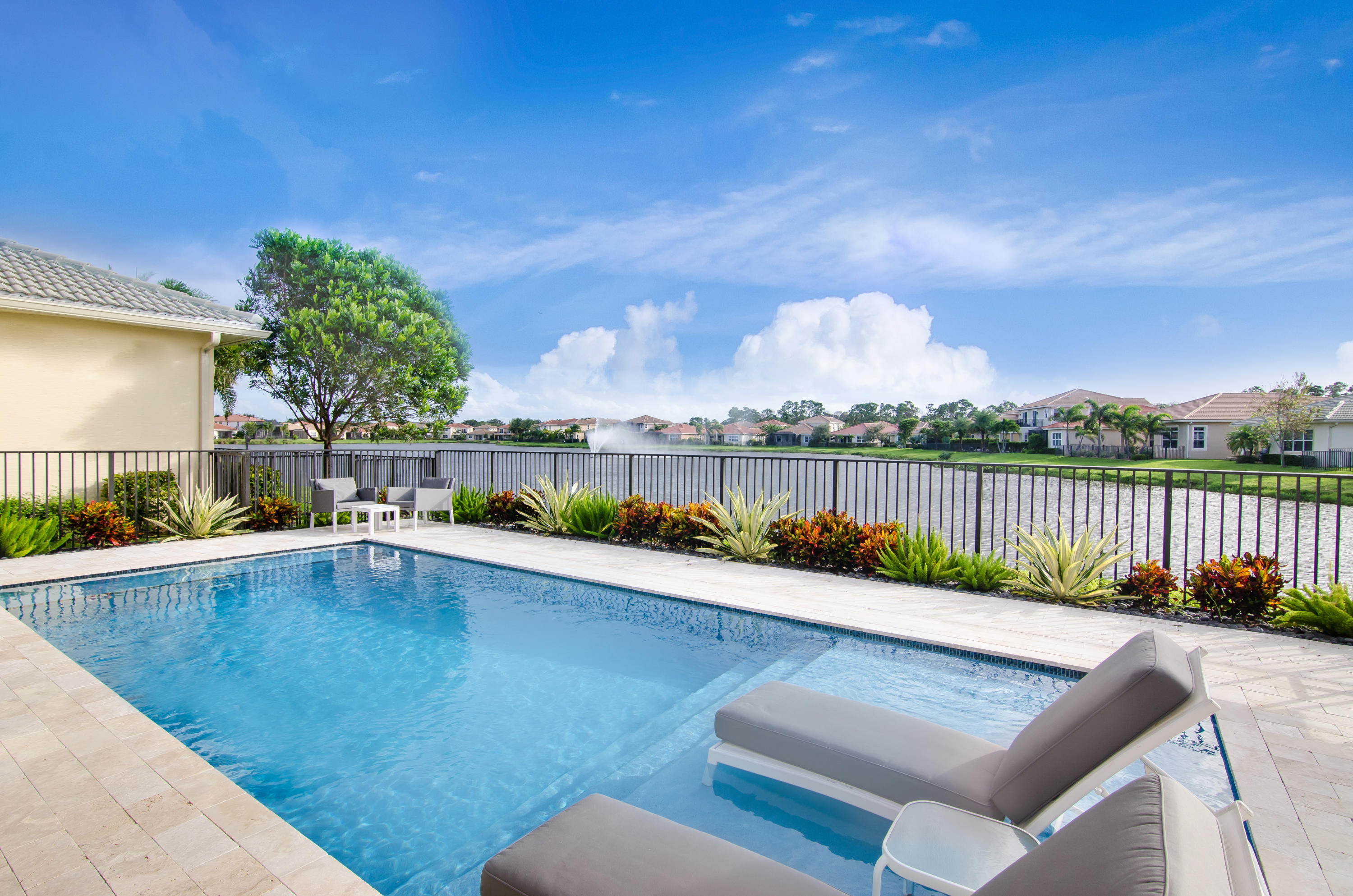 PALOMA - Residential Lease